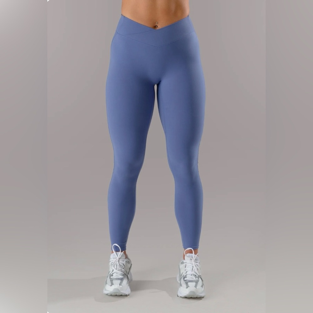 Alphalete Sky Blue Leggings Small